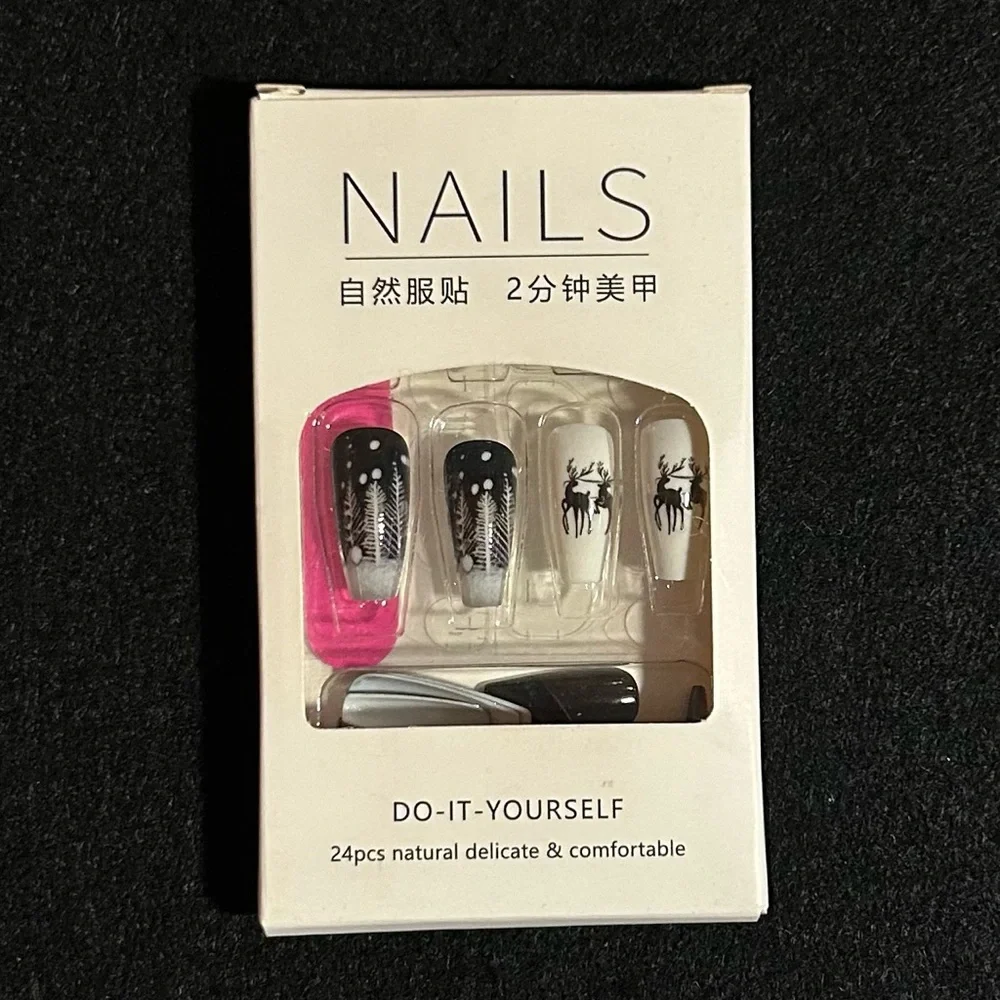 Christmas Themed Press-On Nails Set - Picture 2 of 2